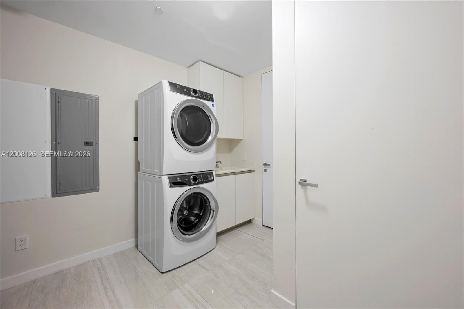 18975 Collins Ave 700 photo 19