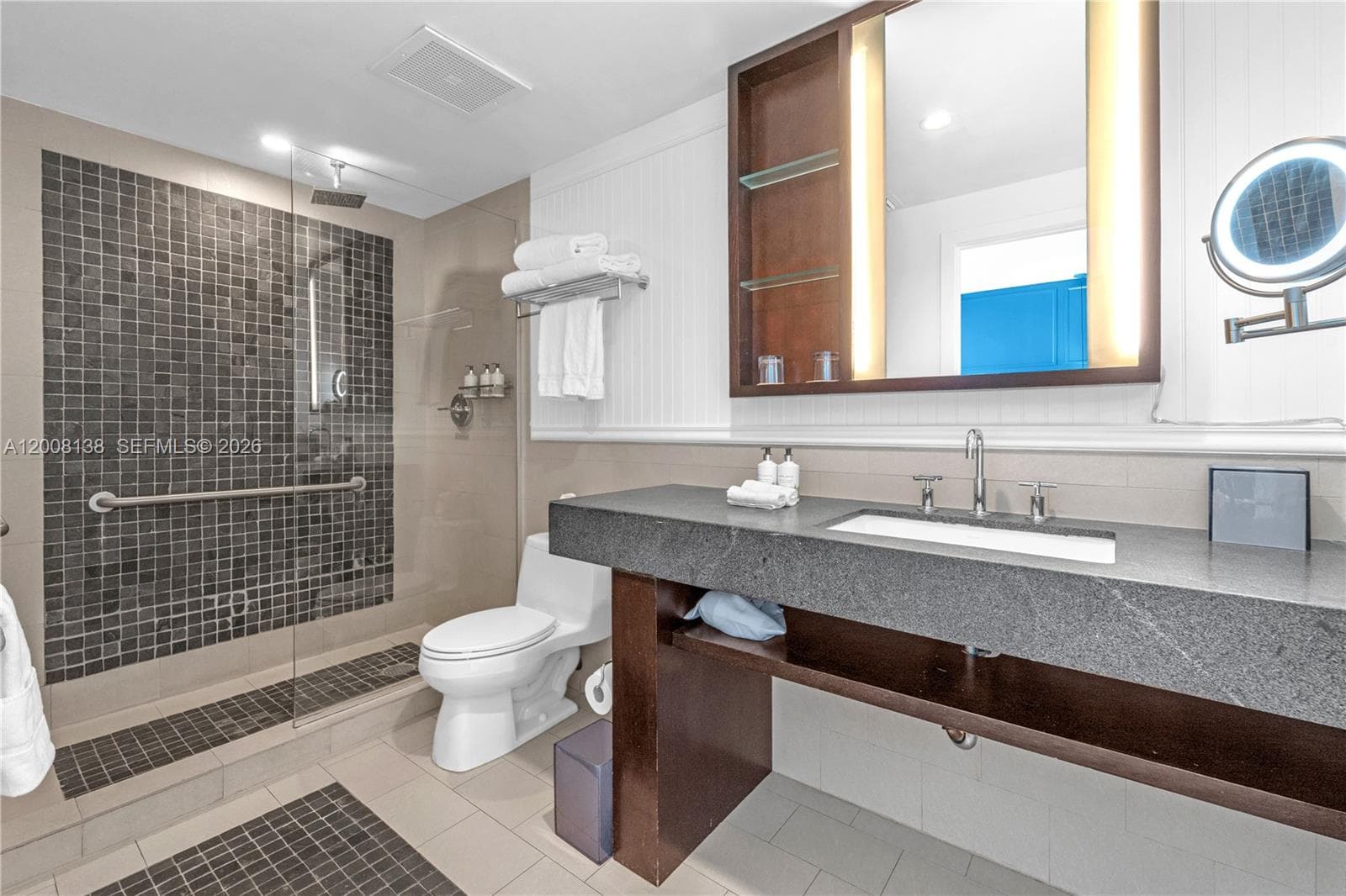 17315 Collins 801 A&B photo 16