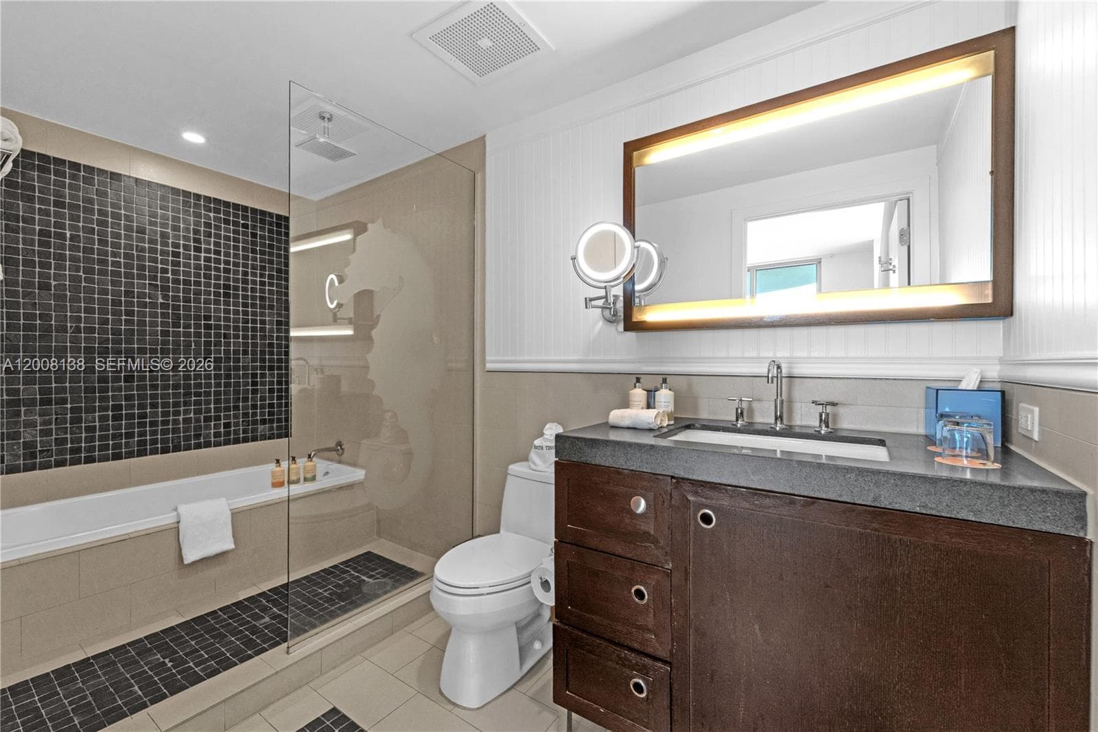 17315 Collins 801 A&B photo 9