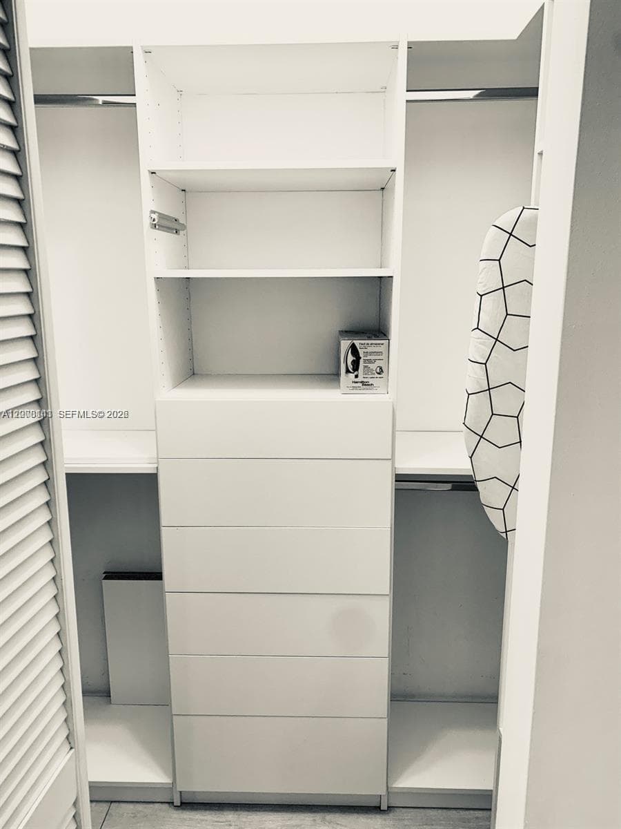 335 Biscayne Blvd 1106 photo 17