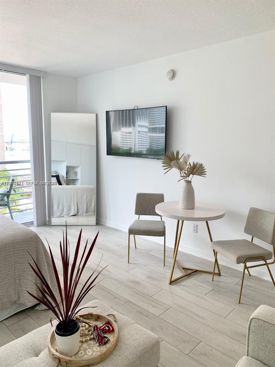 335 Biscayne Blvd 1106 photo 9