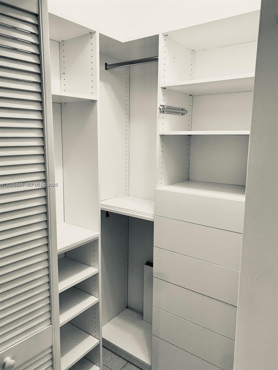 335 Biscayne Blvd 1106 photo 18