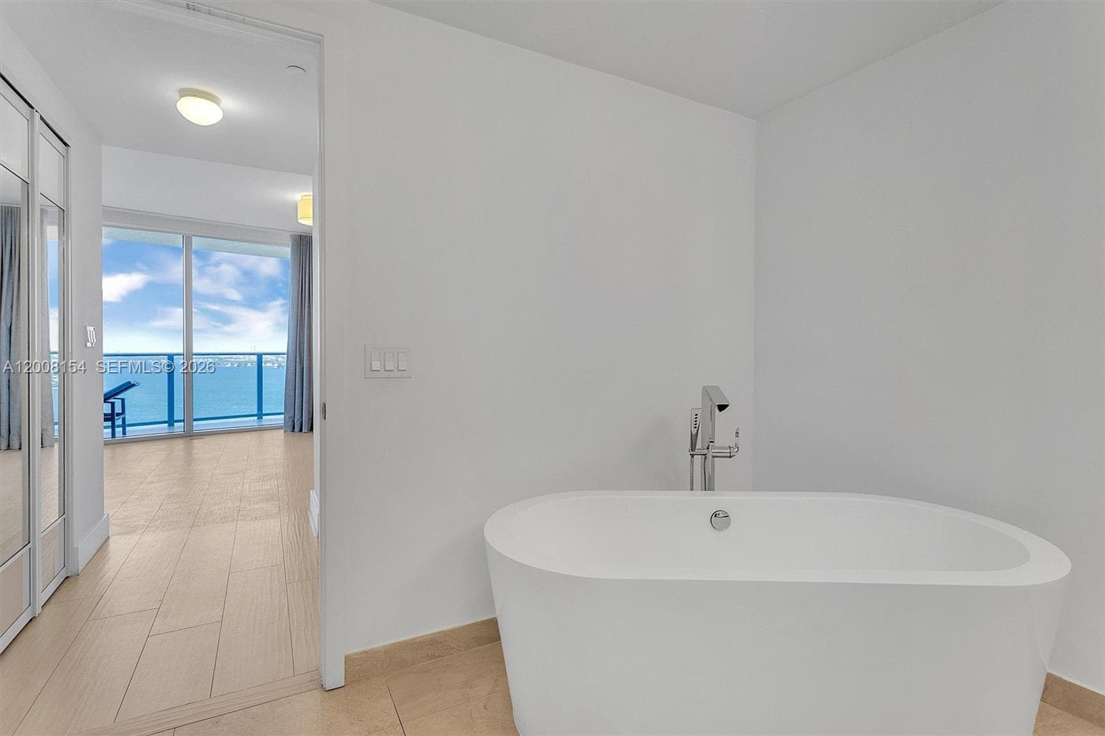 488 18th St 2315 photo 13