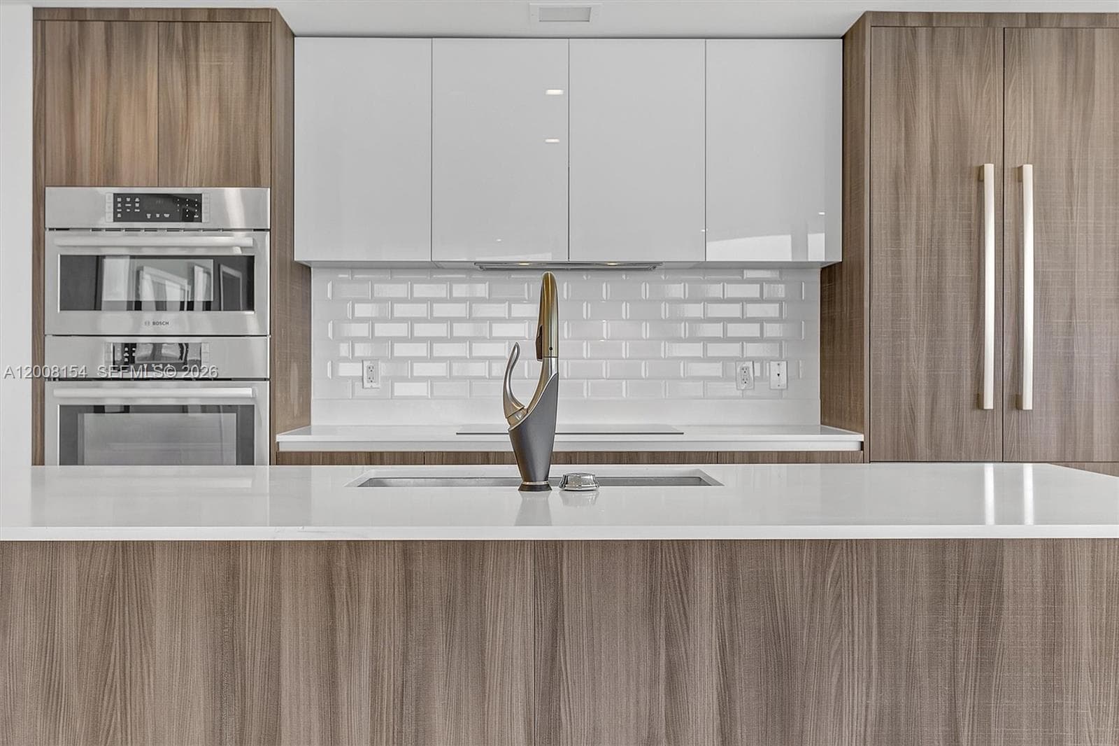 488 18th St 2315 photo 5