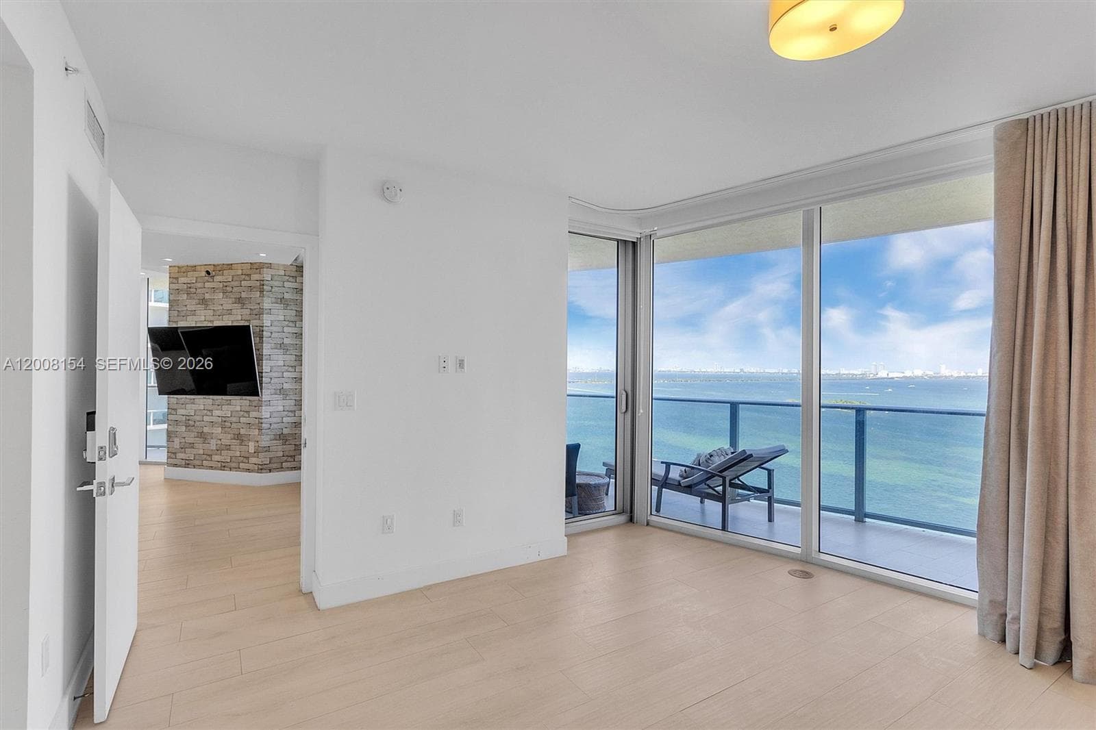 488 18th St 2315 photo 10