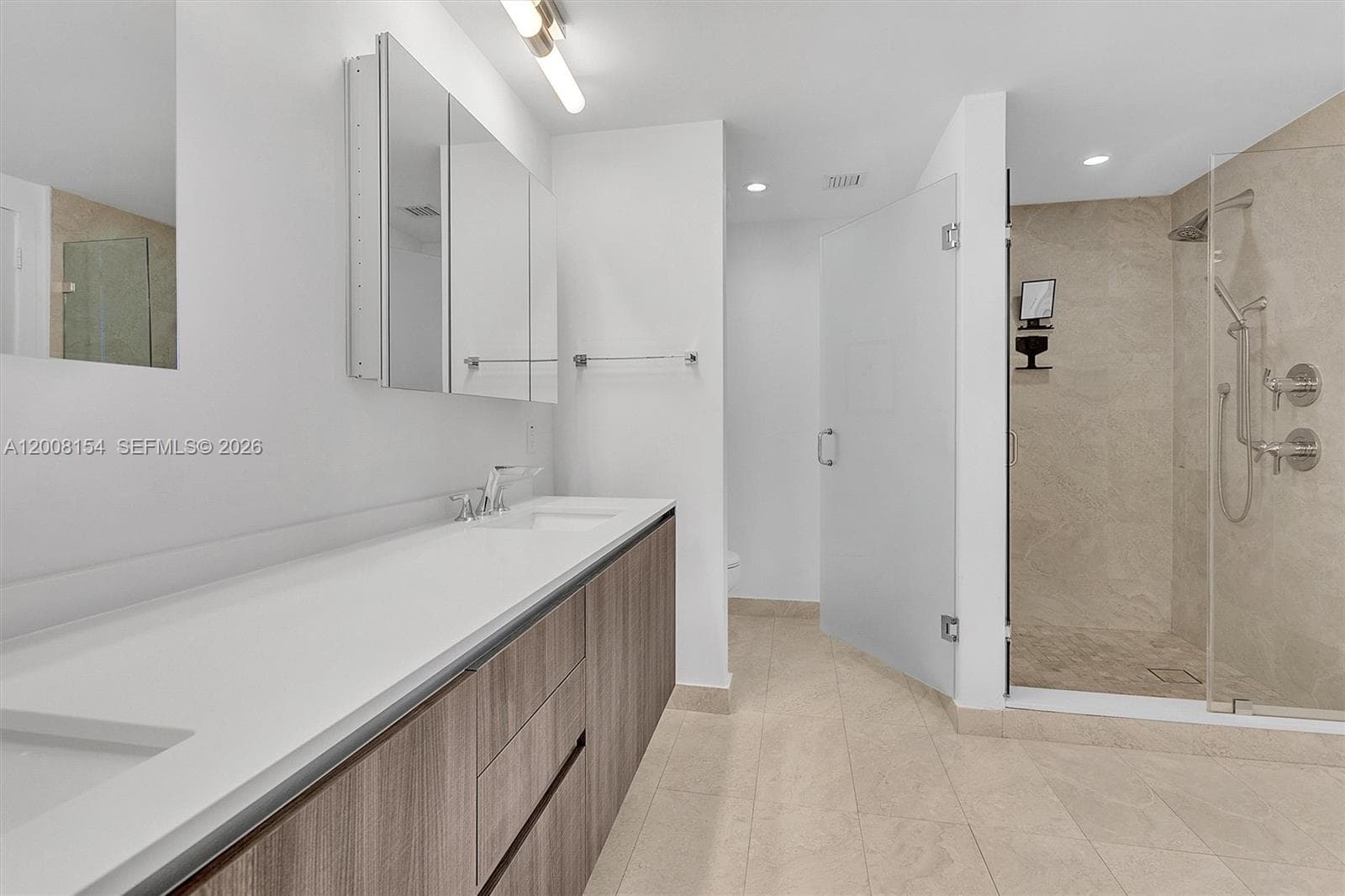 488 18th St 2315 photo 14