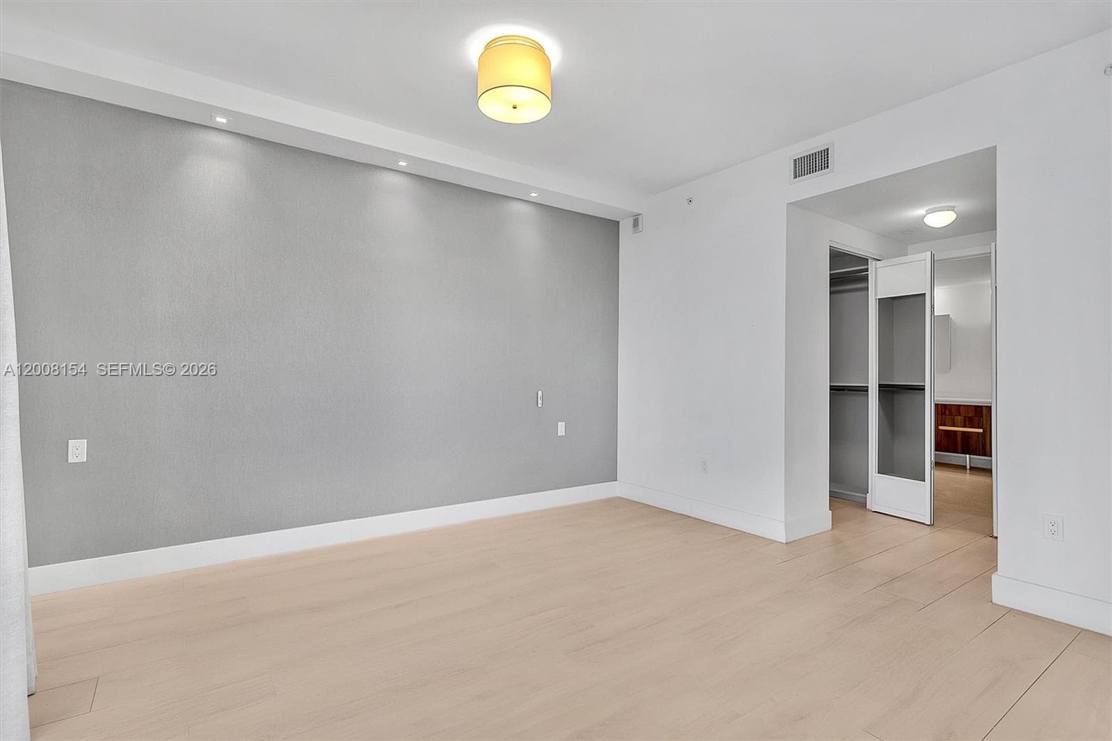 488 18th St 2315 photo 11