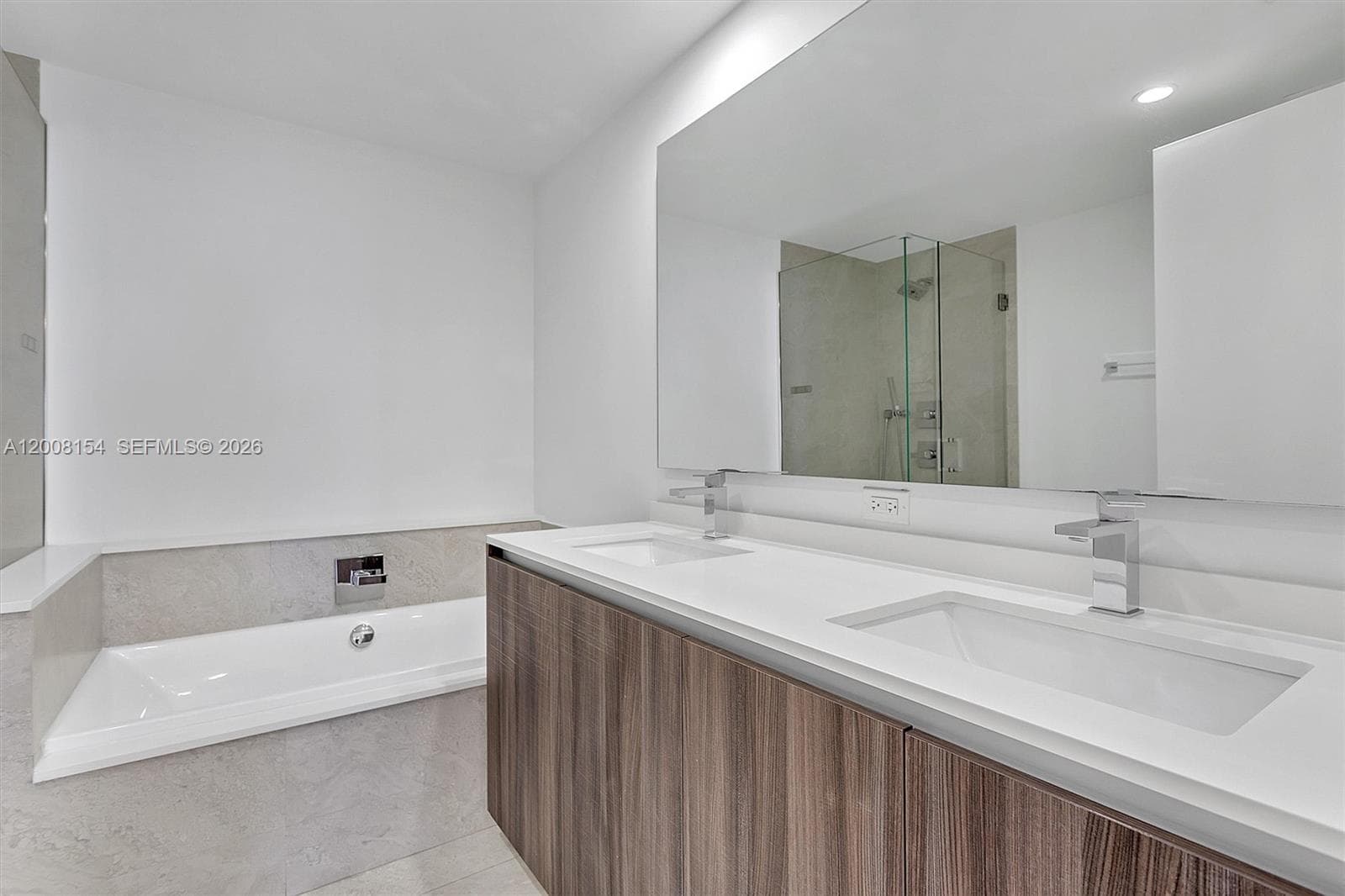 488 18th St 2315 photo 19