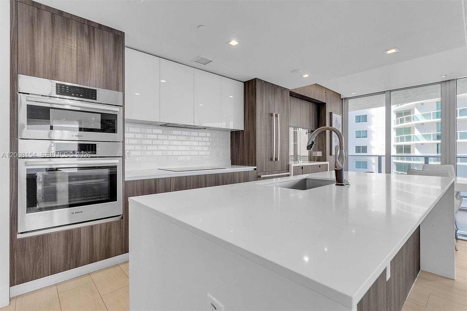 488 18th St 2315 photo 4