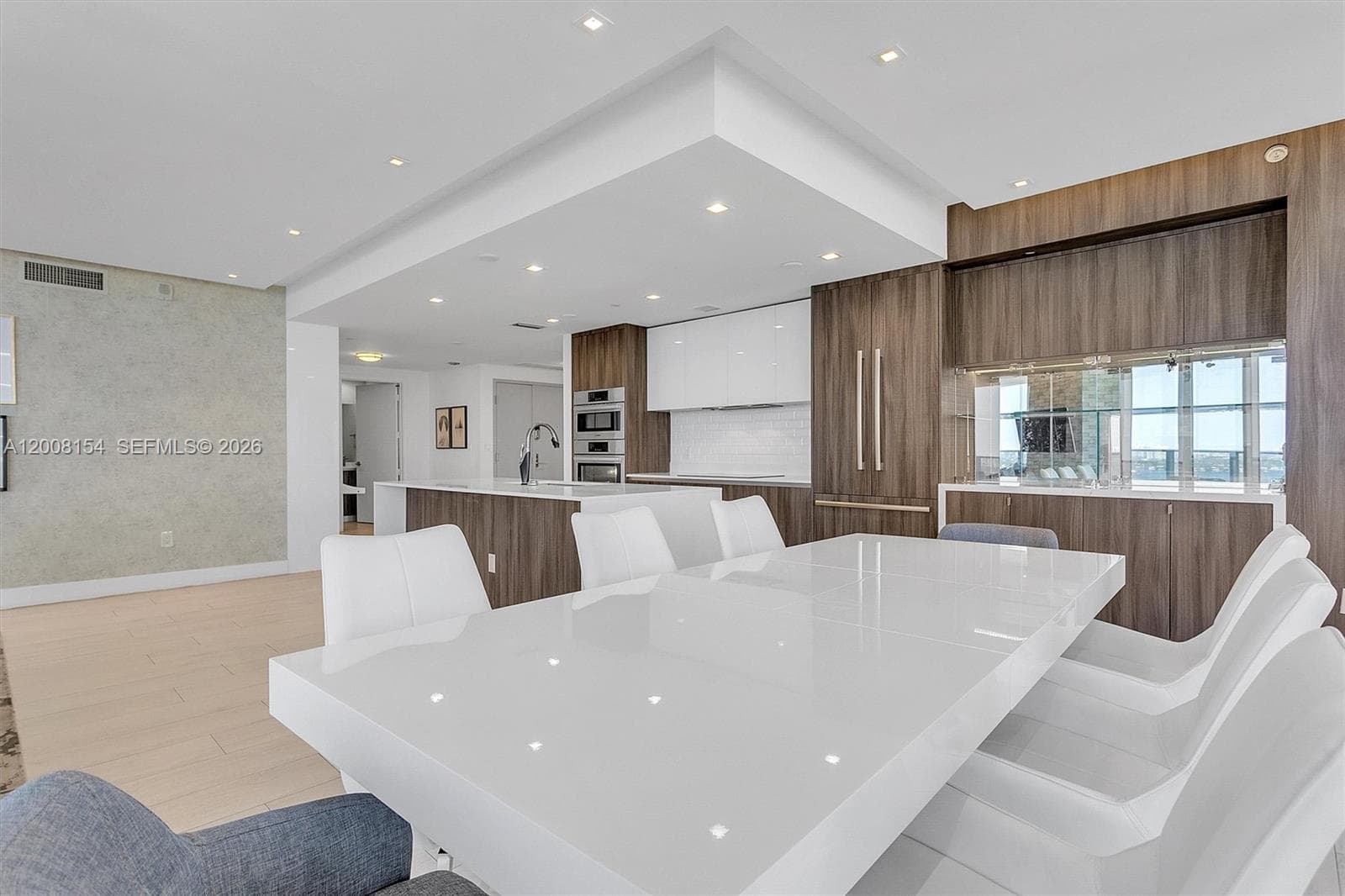 488 18th St 2315 photo 8