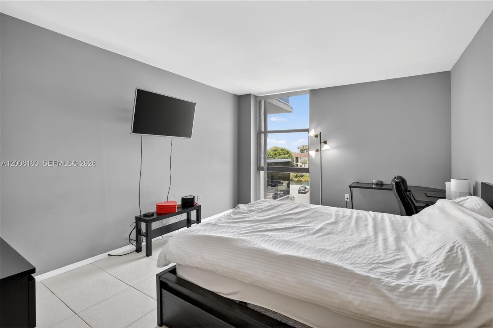 3675 Country Club Dr 410 photo 19