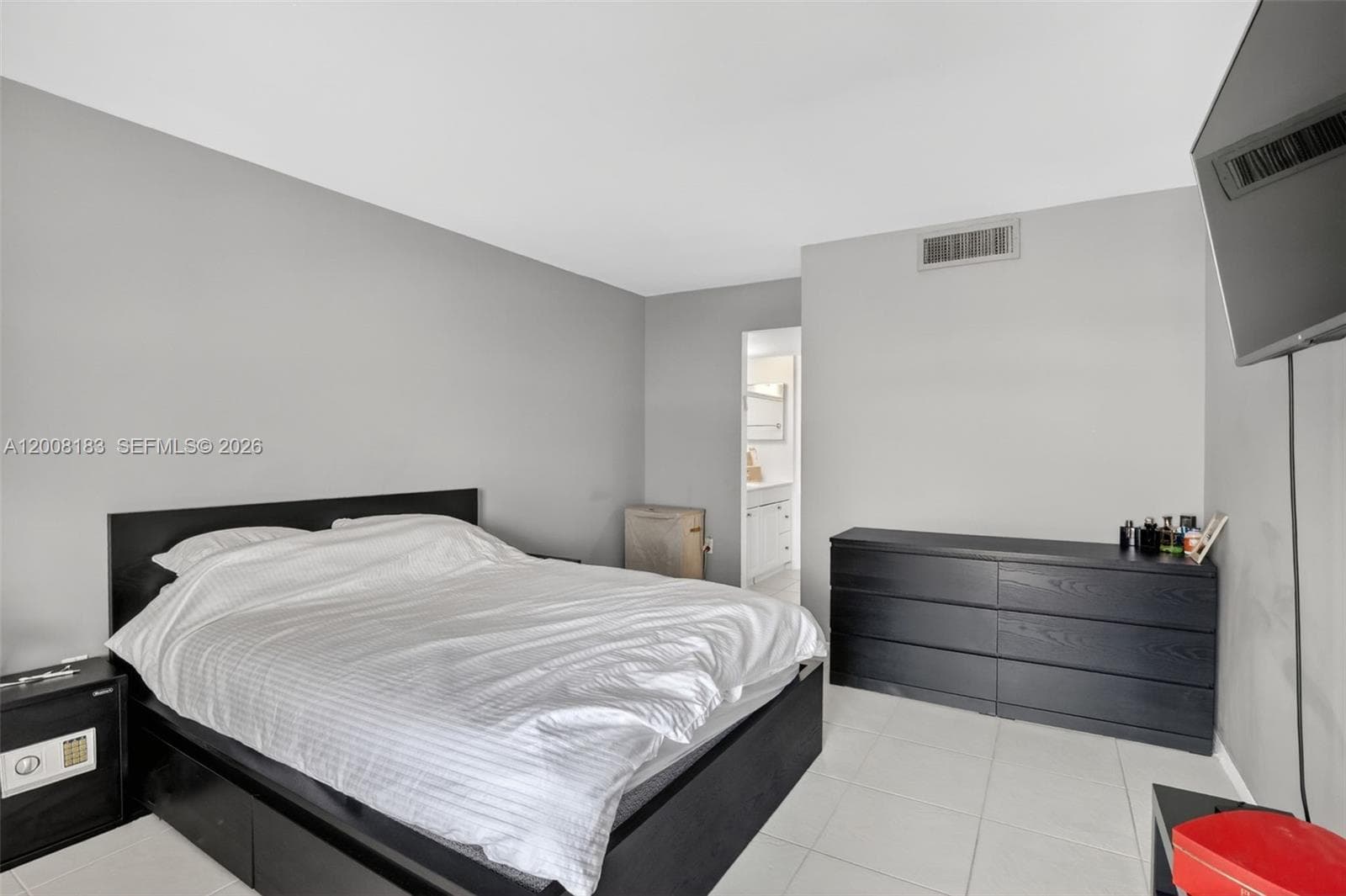 3675 Country Club Dr 410 photo 21