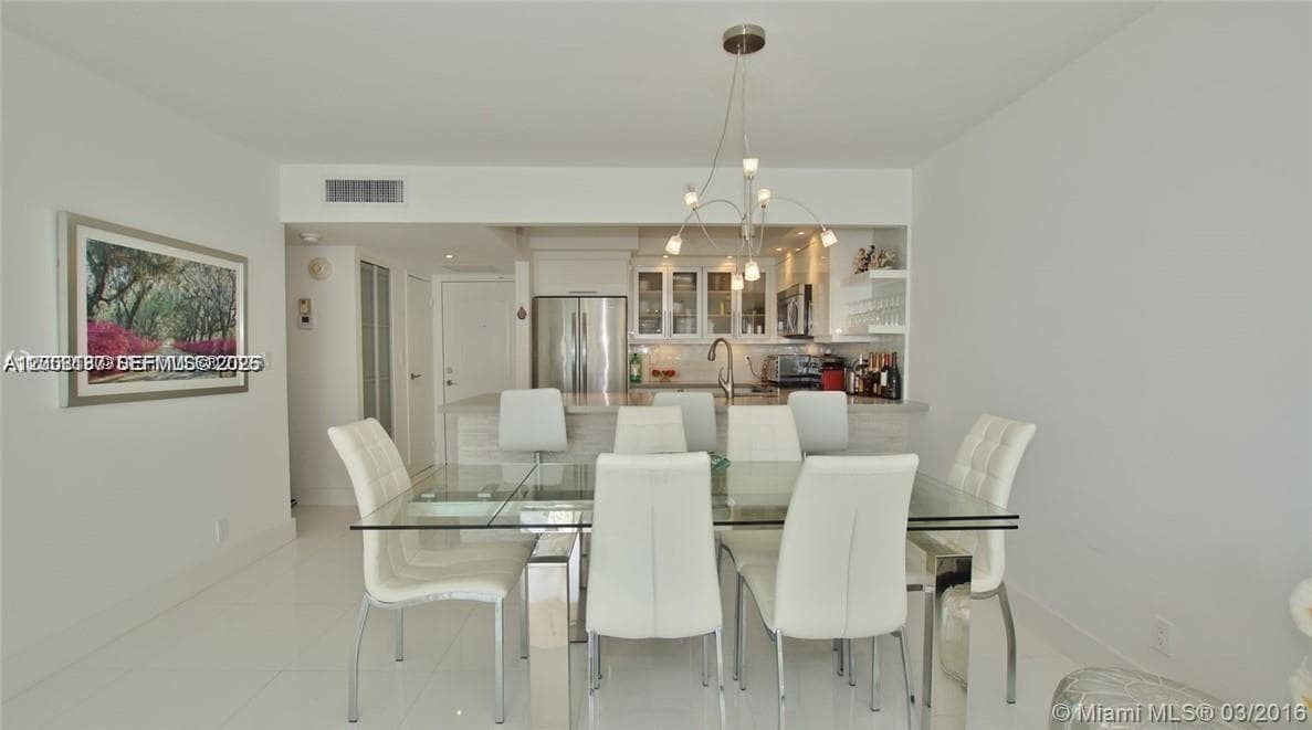 100 Bayview Dr 1811 photo 7