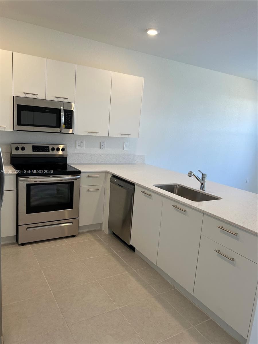 12436 23rd CT 12436 photo 6