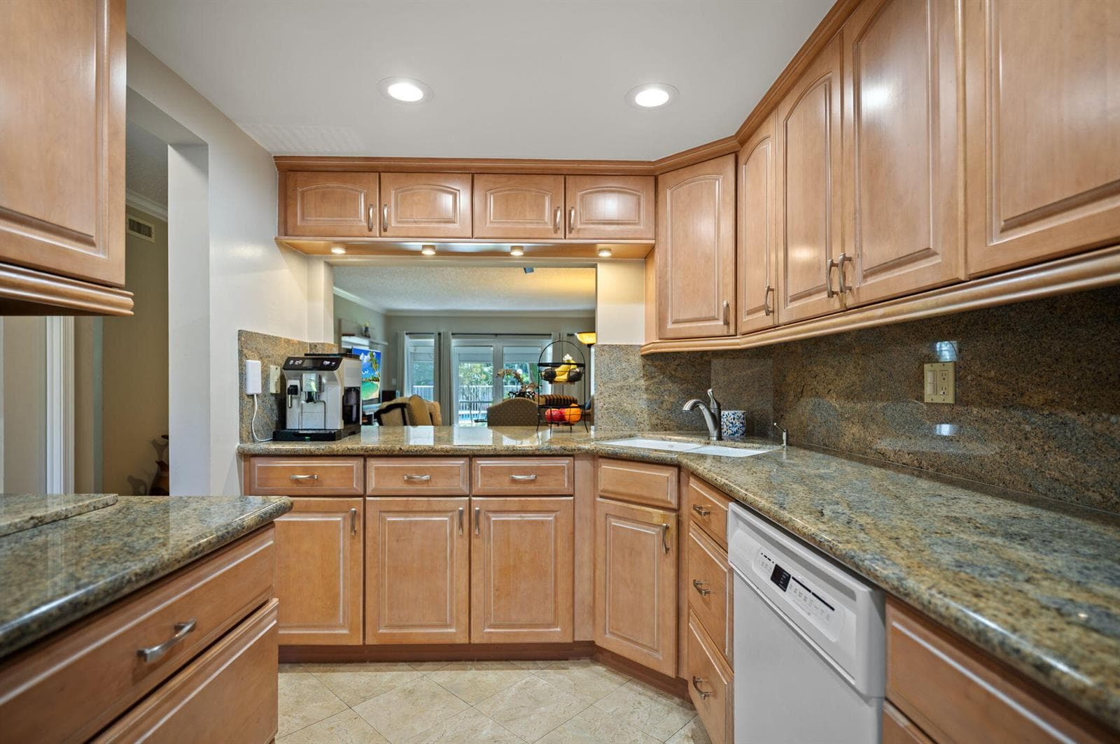 900 SW 12th Street 105 photo 7