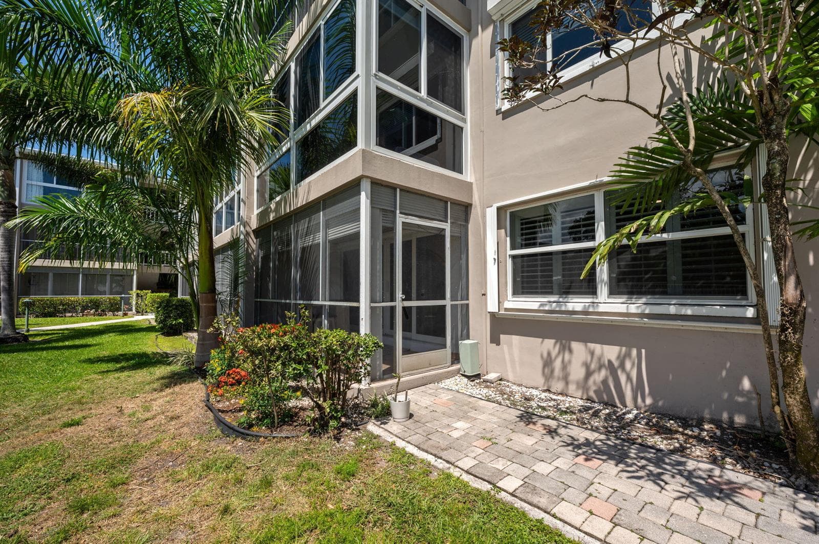 900 SW 12th Street 105 photo 19
