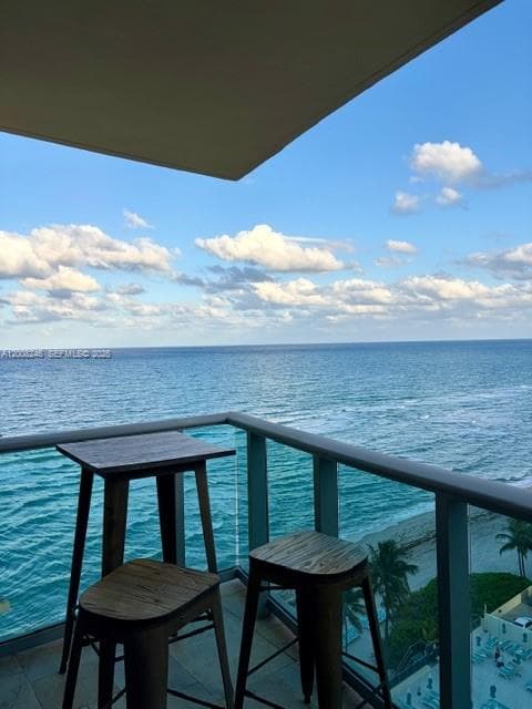 2501 Ocean Dr 1412 photo 2