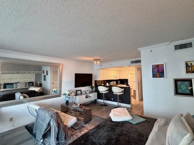 2501 Ocean Dr 1412 photo 9