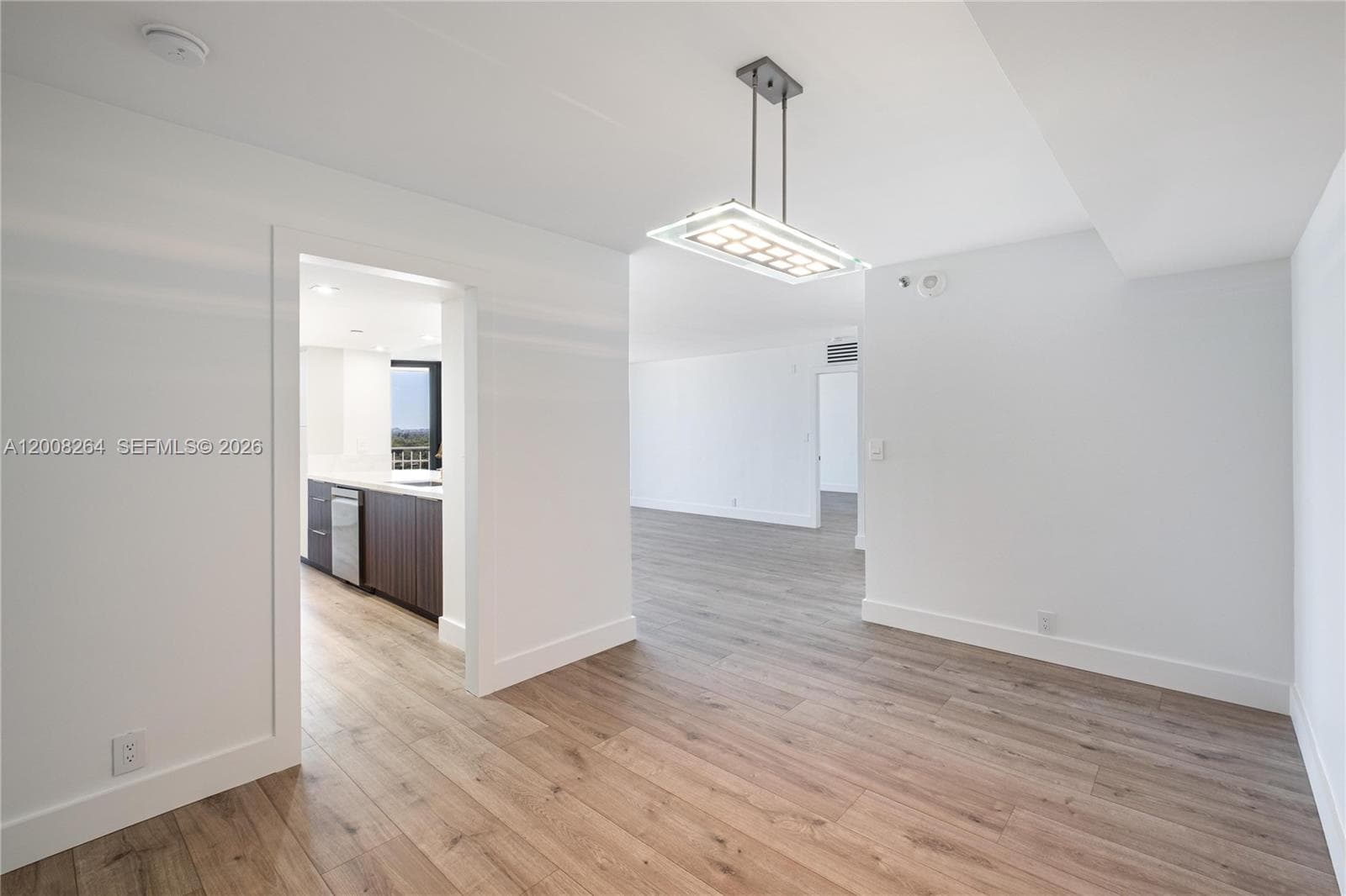 2000 Towerside Ter 1506 photo 17