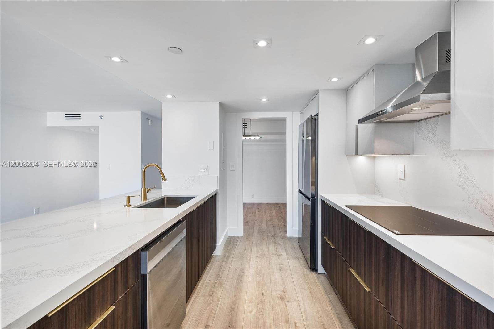 2000 Towerside Ter 1506 photo 12