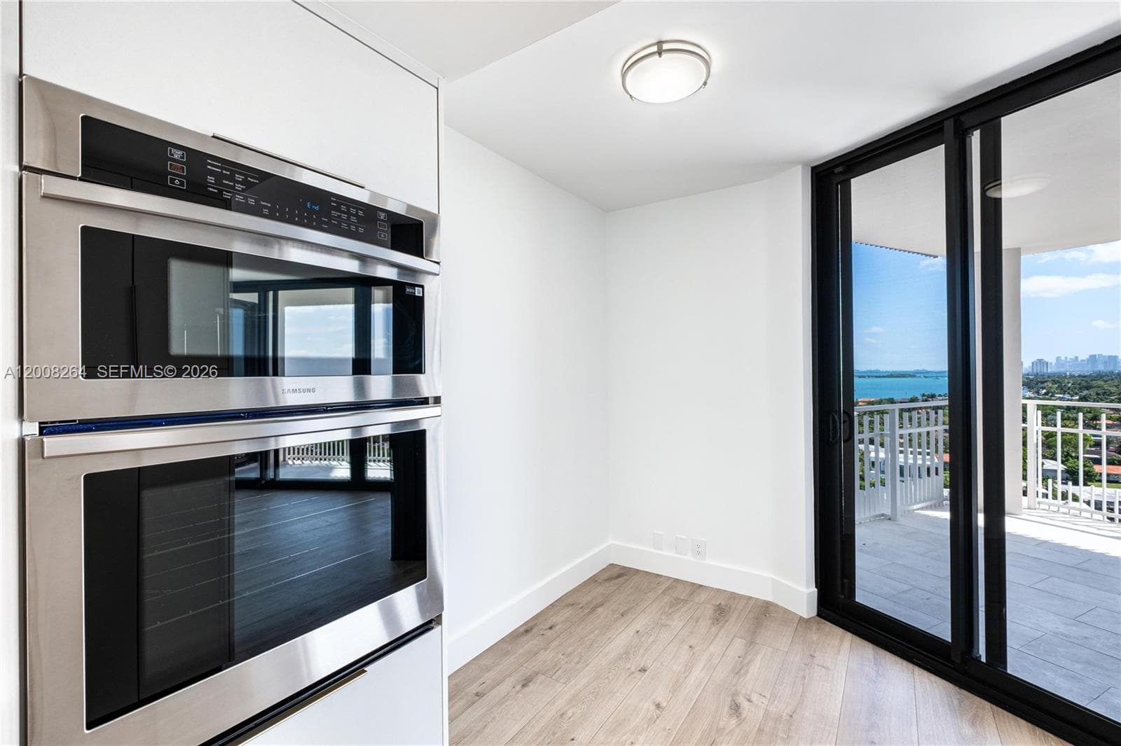 2000 Towerside Ter 1506 photo 7