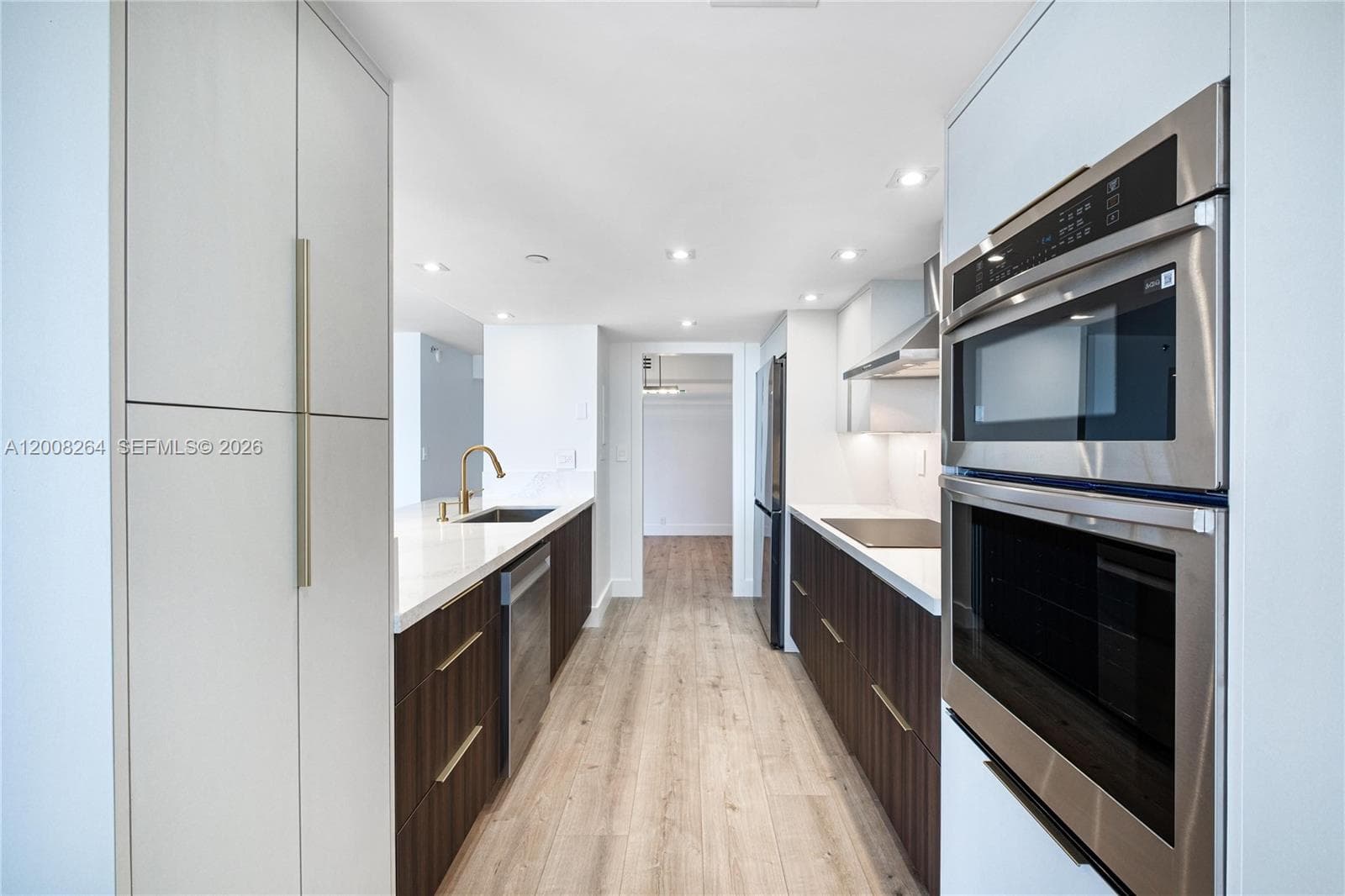 2000 Towerside Ter 1506 photo 9