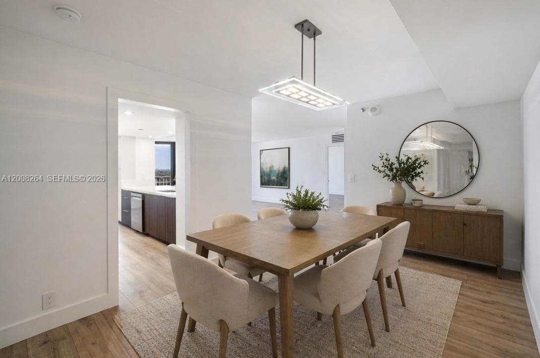 2000 Towerside Ter 1506 photo 18