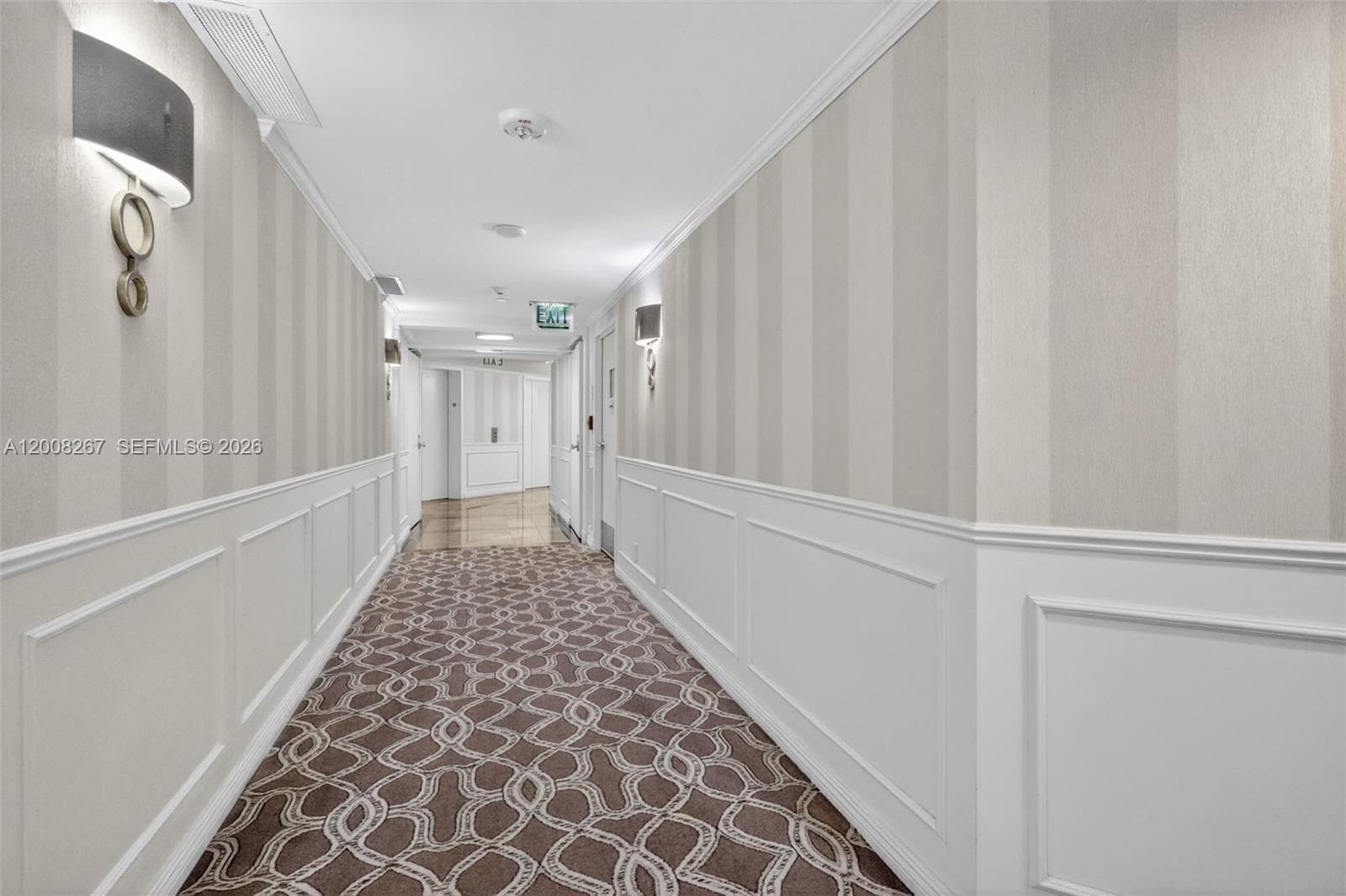 3000 Island Blvd 2305 photo 5