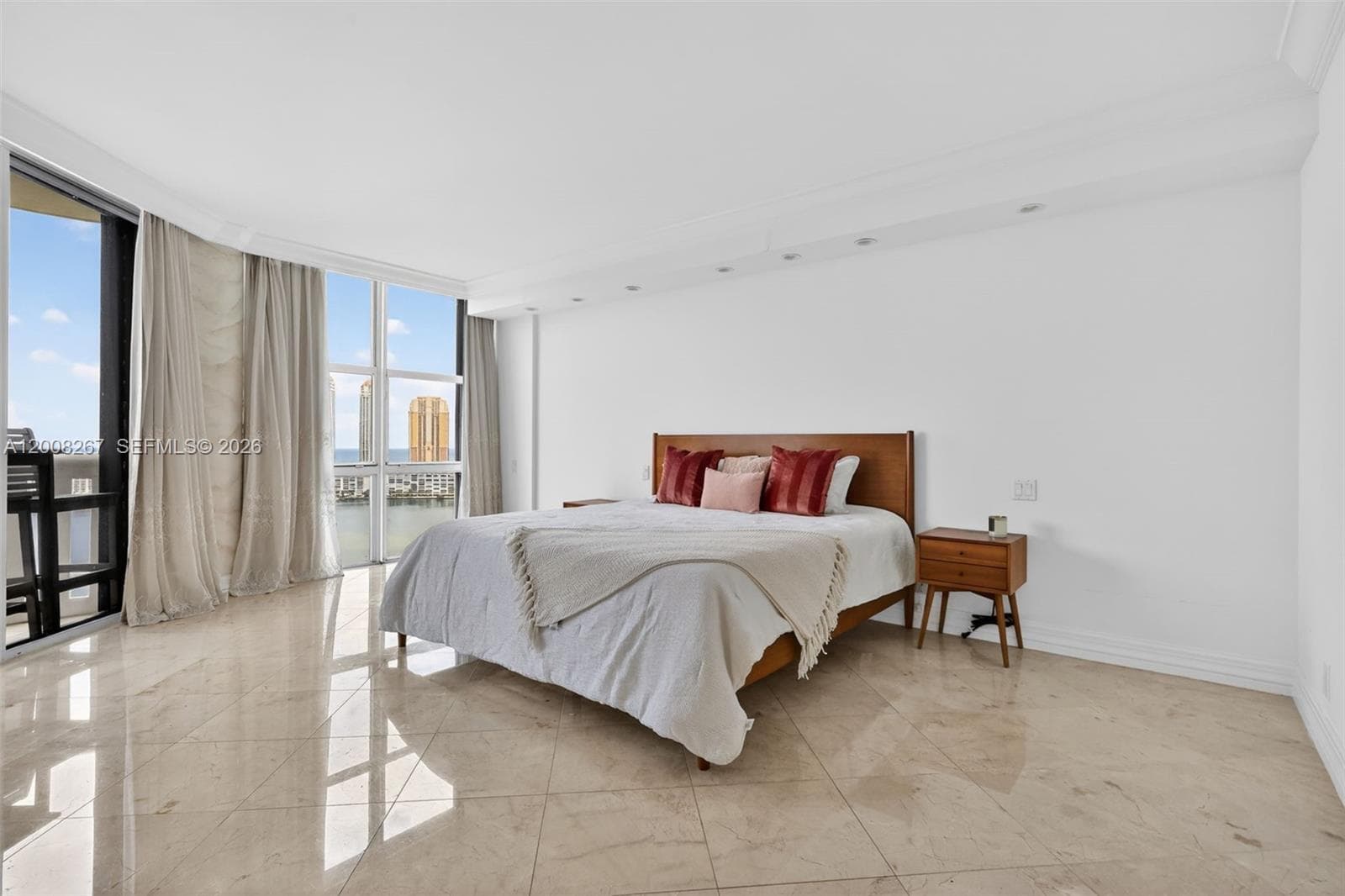 3000 Island Blvd 2305 photo 20