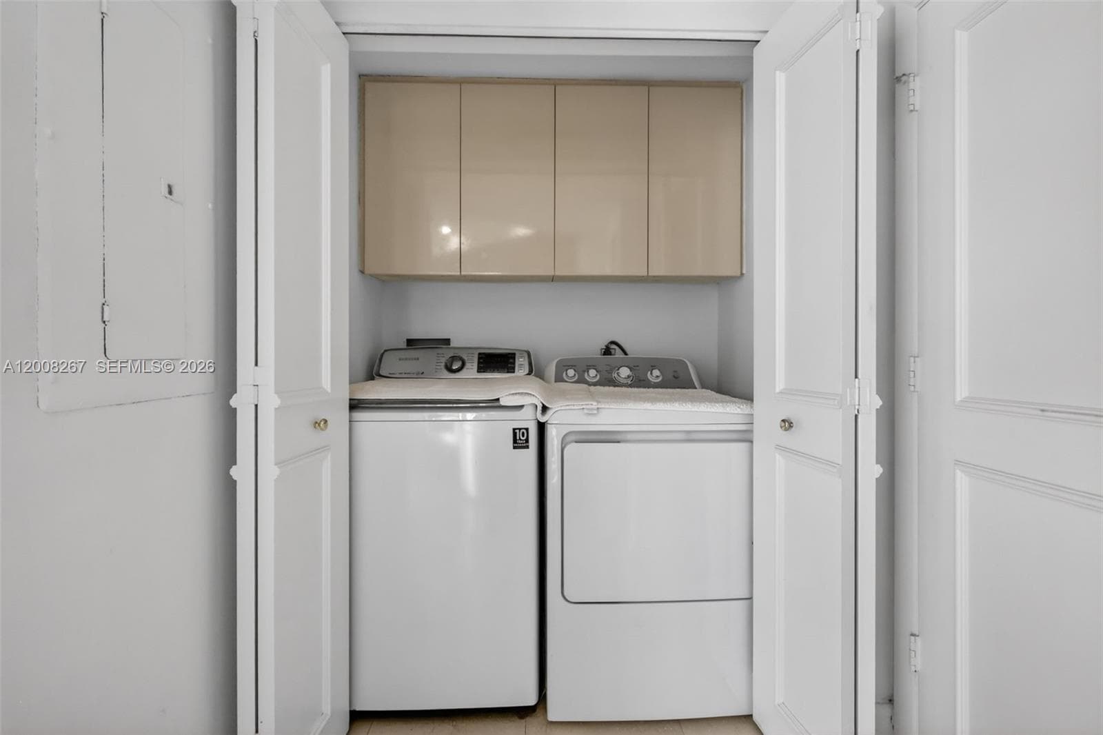 3000 Island Blvd 2305 photo 19