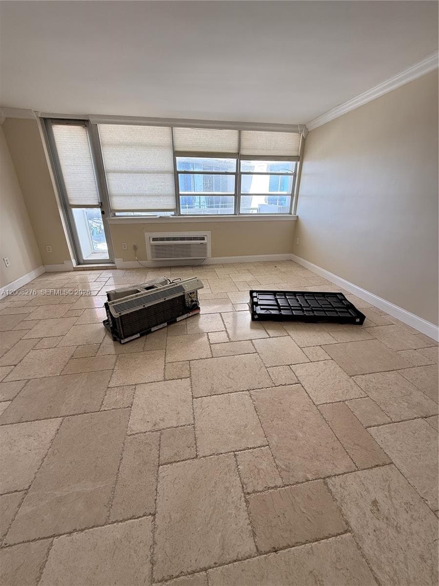 5313 Collins Ave 801 photo 2