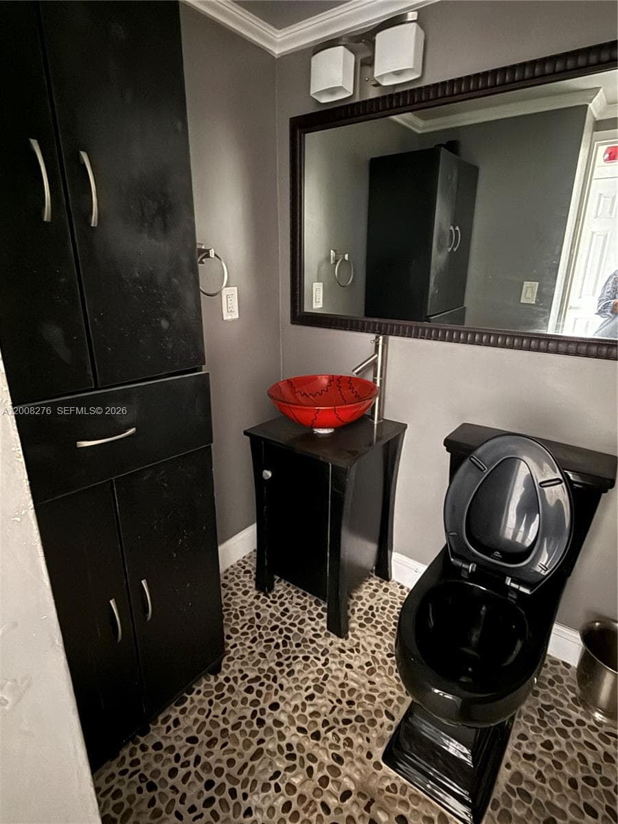 5313 Collins Ave 801 photo 1