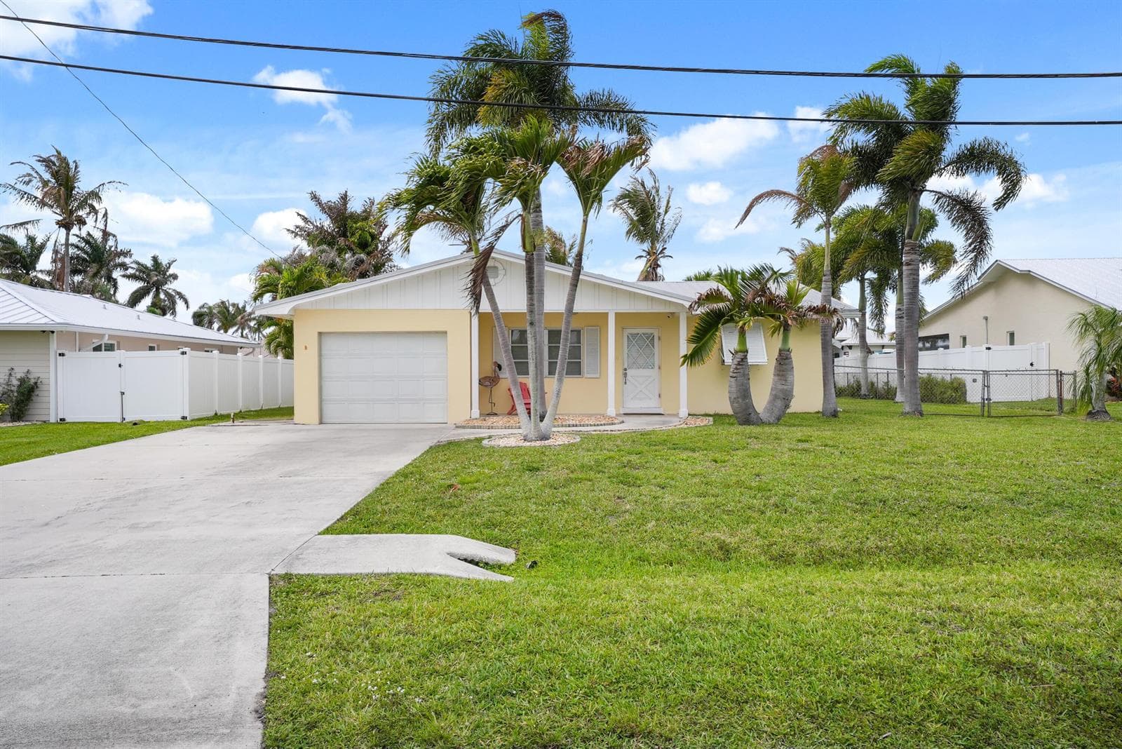 1459 SW Seahawk Way photo 1