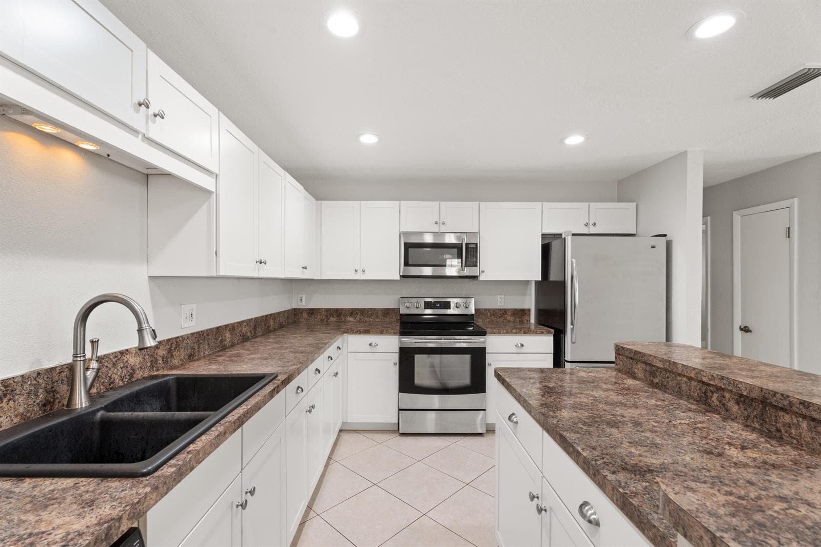 1459 SW Seahawk Way photo 10
