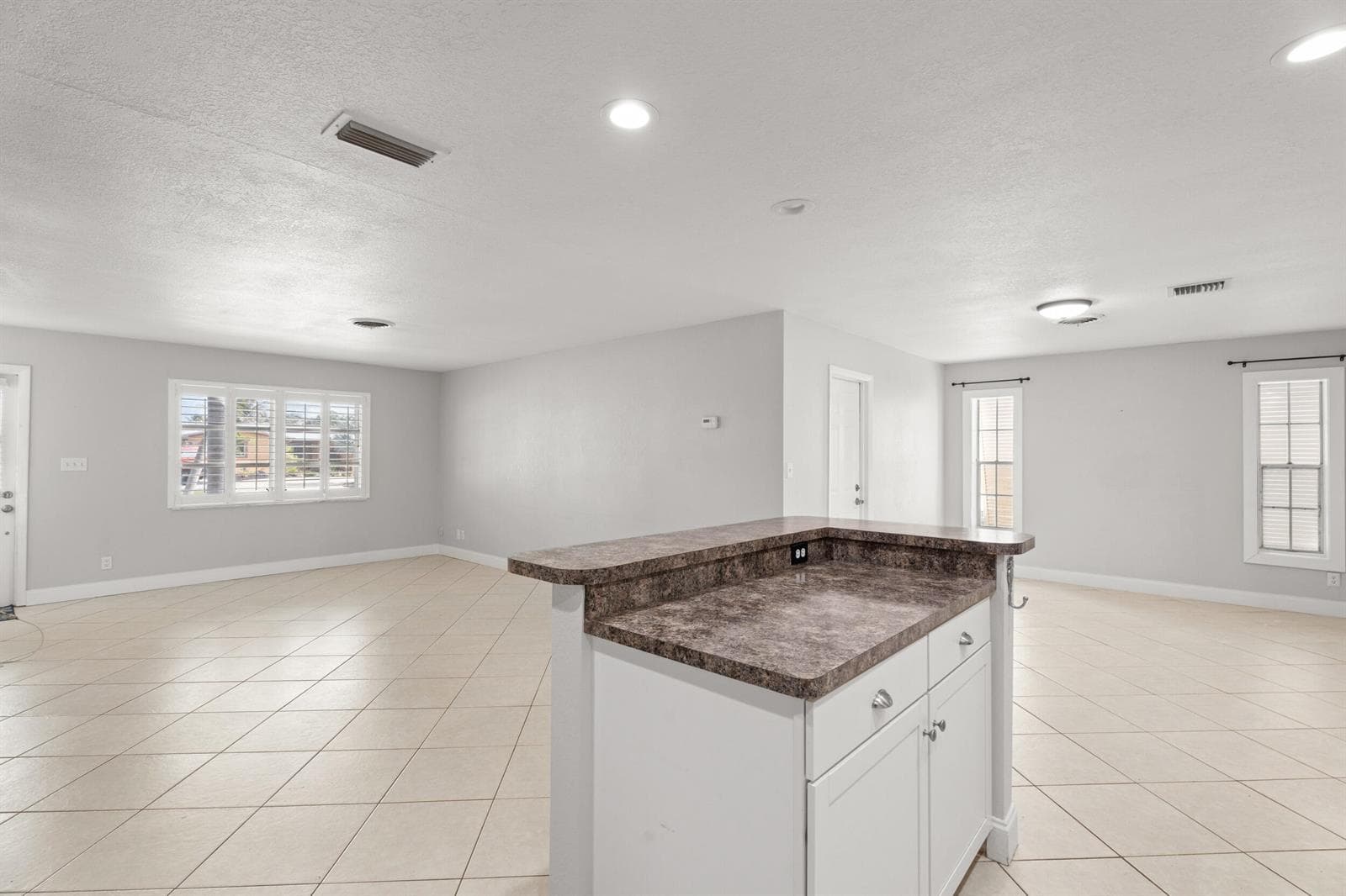 1459 SW Seahawk Way photo 11