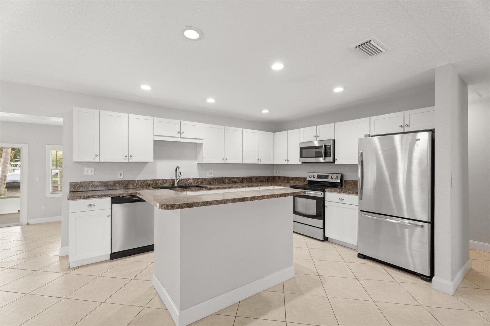 1459 SW Seahawk Way photo 8