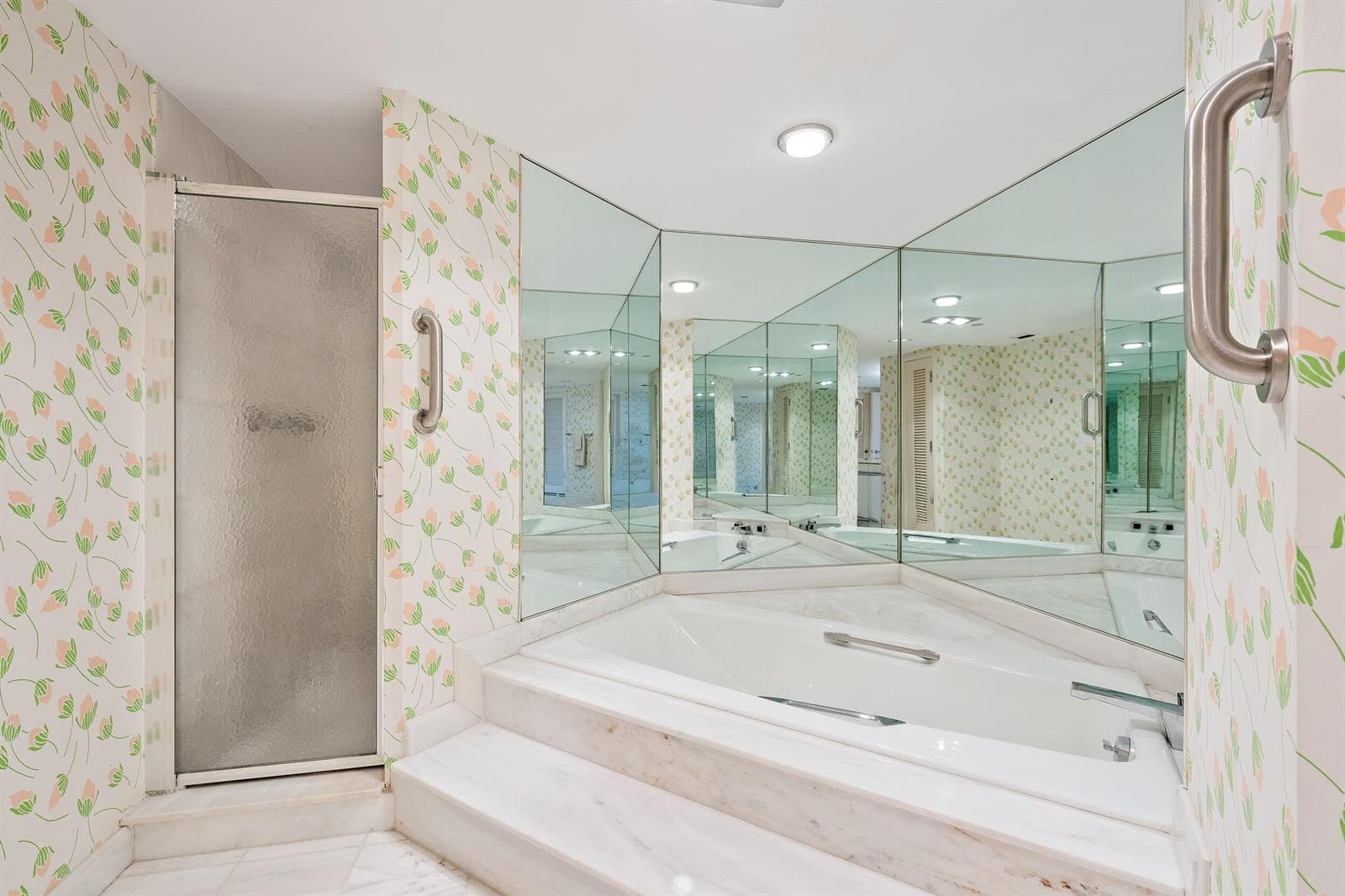 100 Lakeshore Drive 354 photo 9