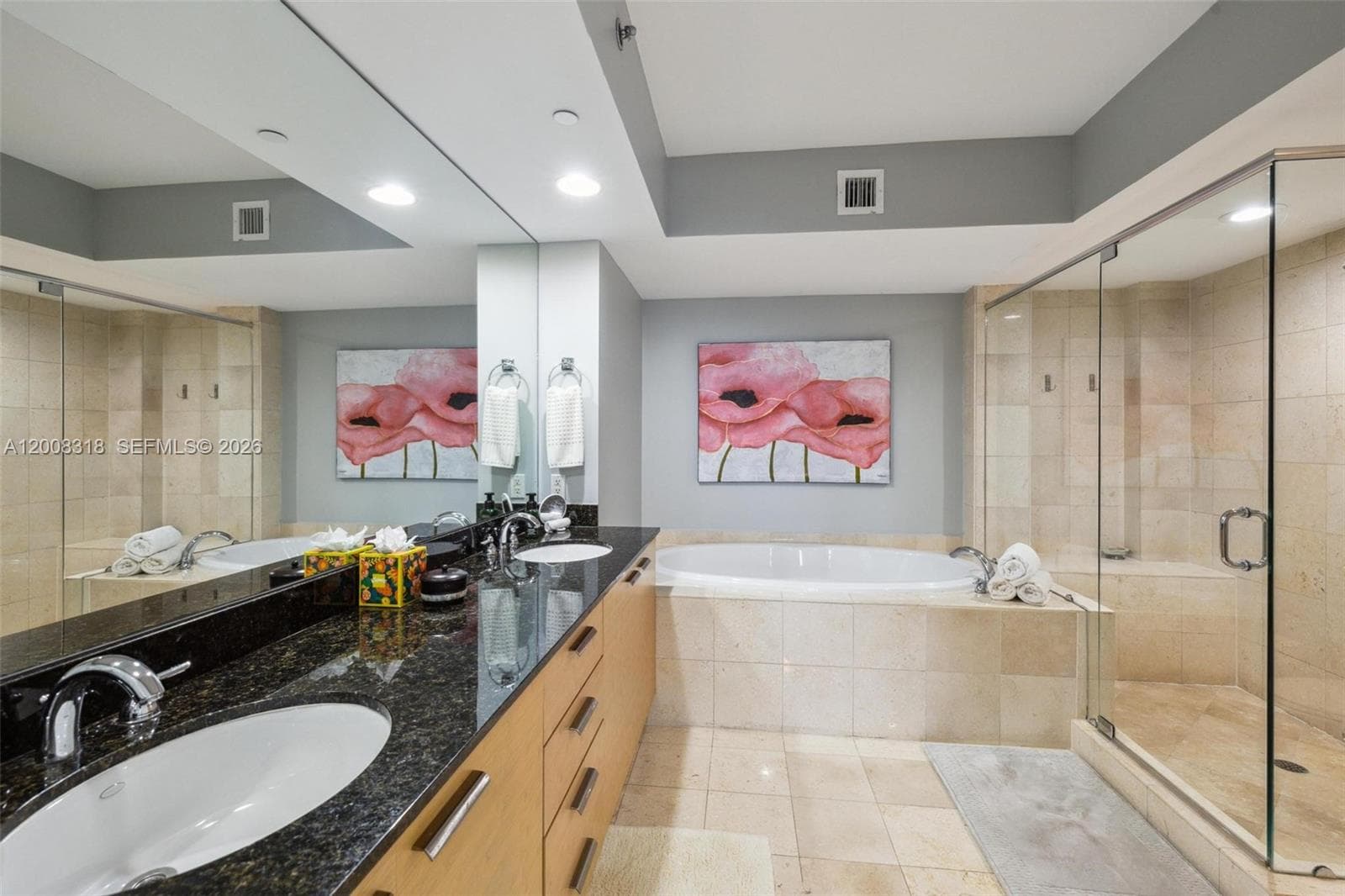 1830 OCEAN DR 4803 photo 10