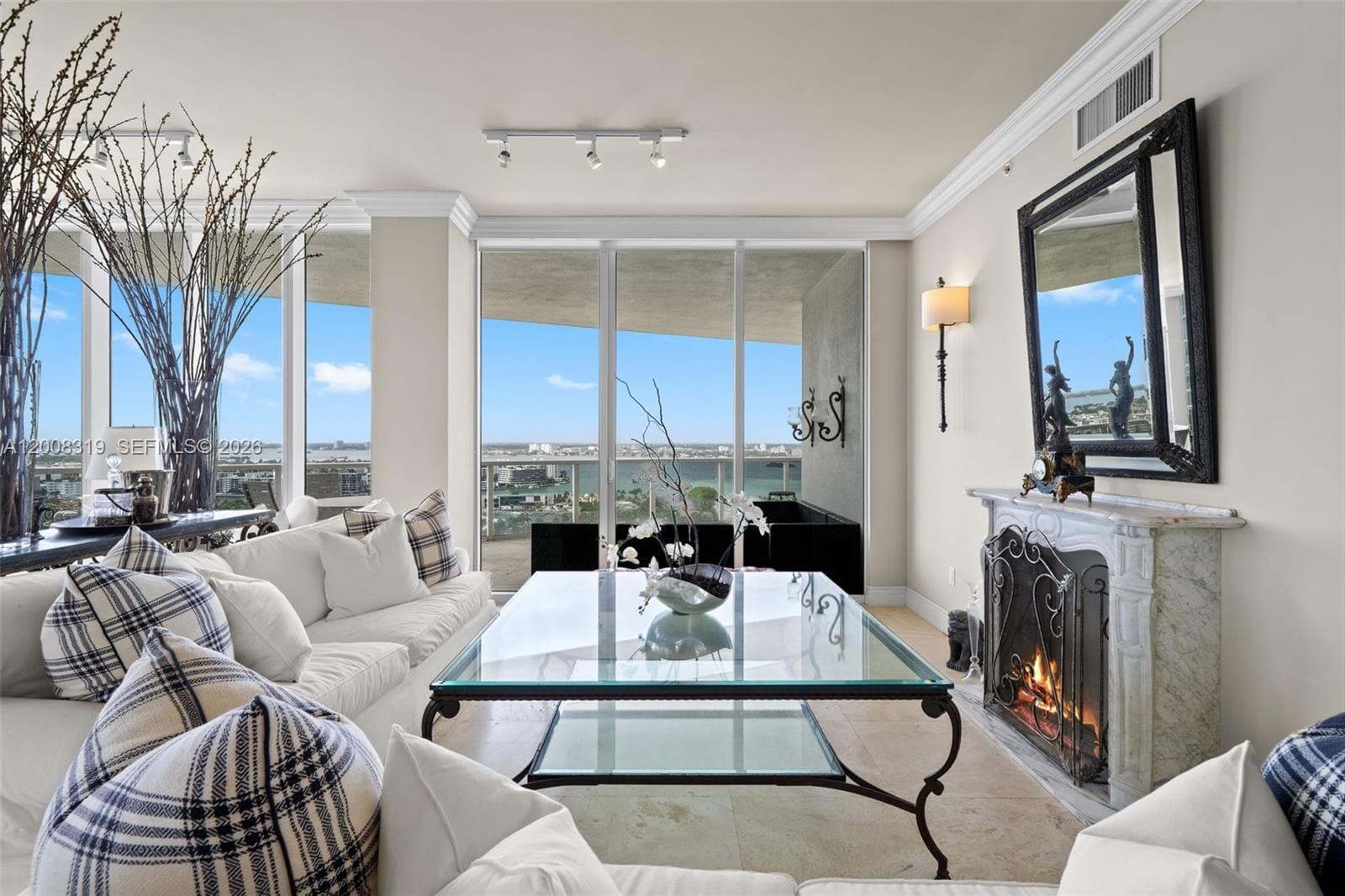 10225 Collins Ave 2004 photo 6