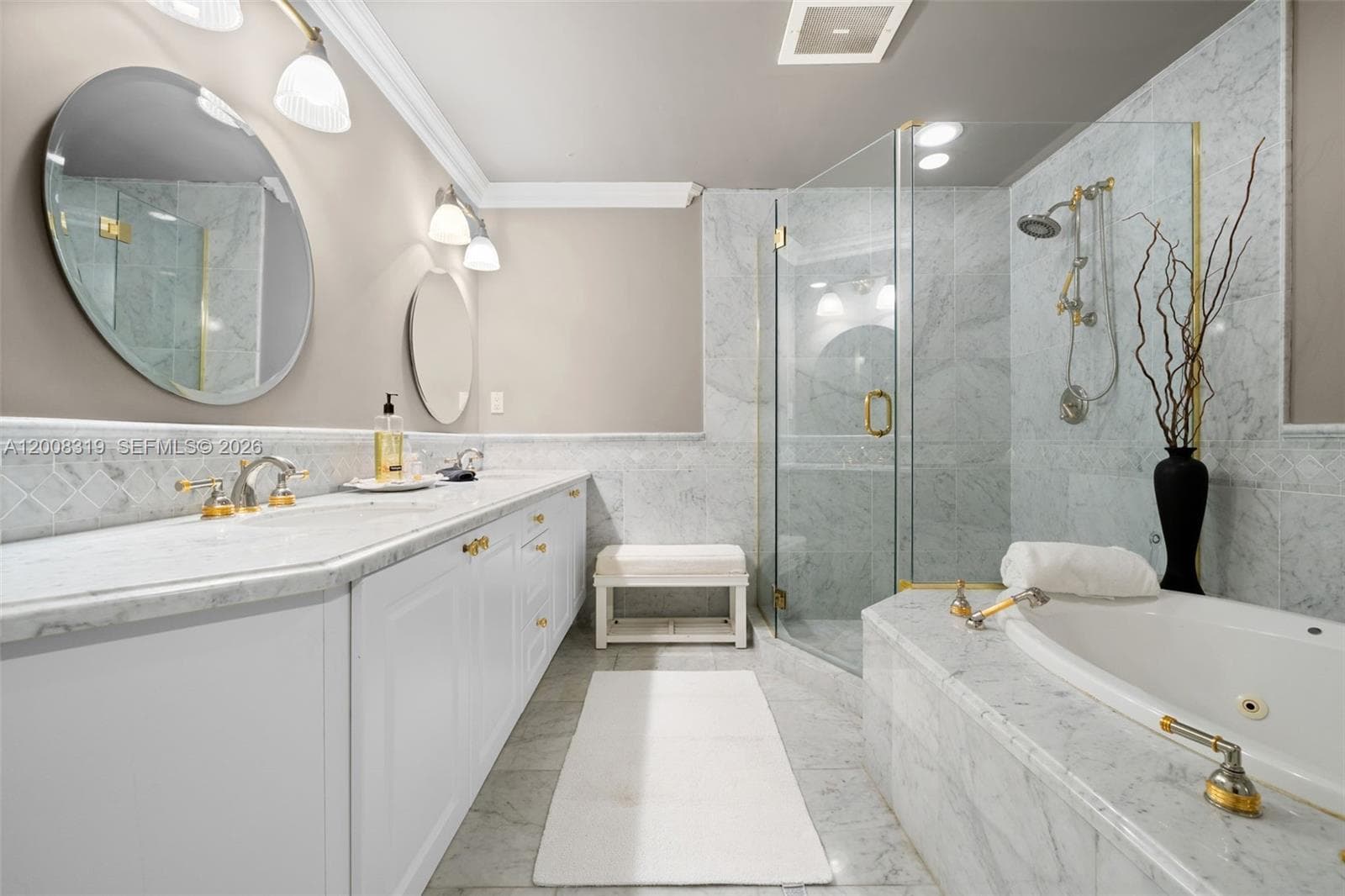 10225 Collins Ave 2004 photo 16