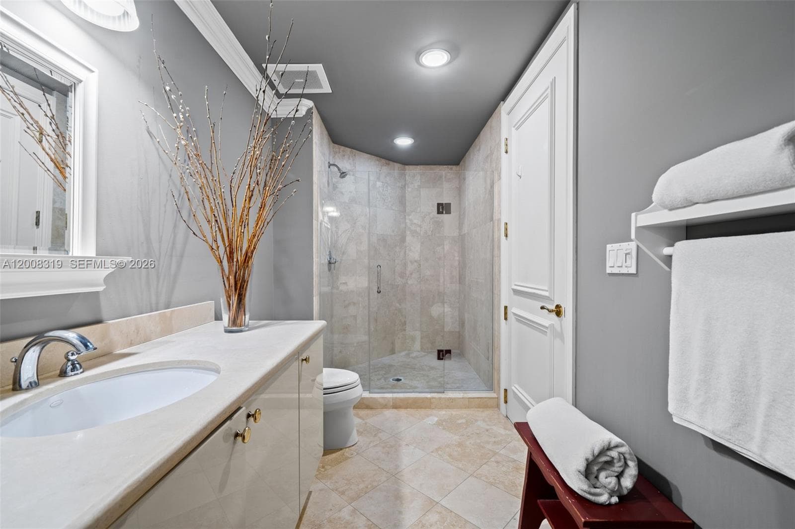 10225 Collins Ave 2004 photo 22