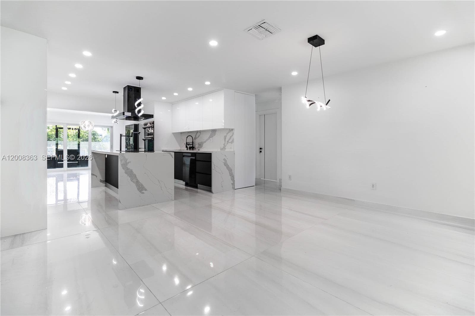 4530 34th Dr photo 2
