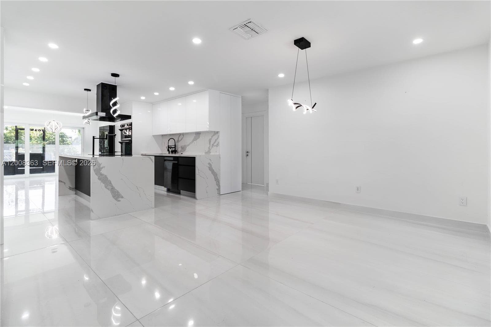 4530 34th Dr photo 3