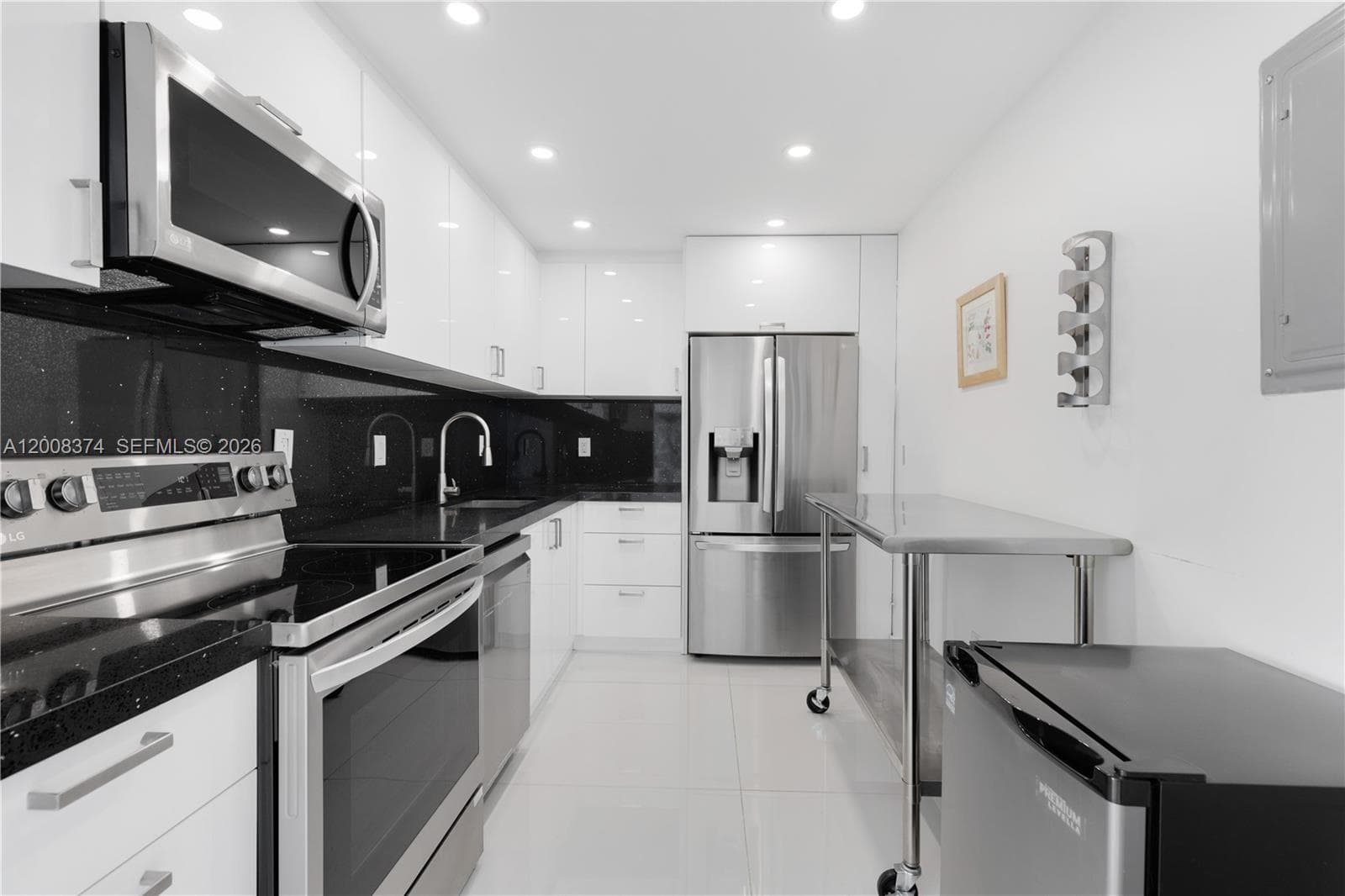 3701 Country Club Dr 1805 photo 9