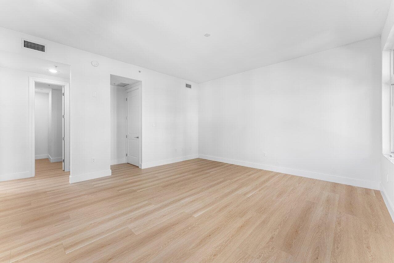 182 Lake Drive 5-101 photo 22