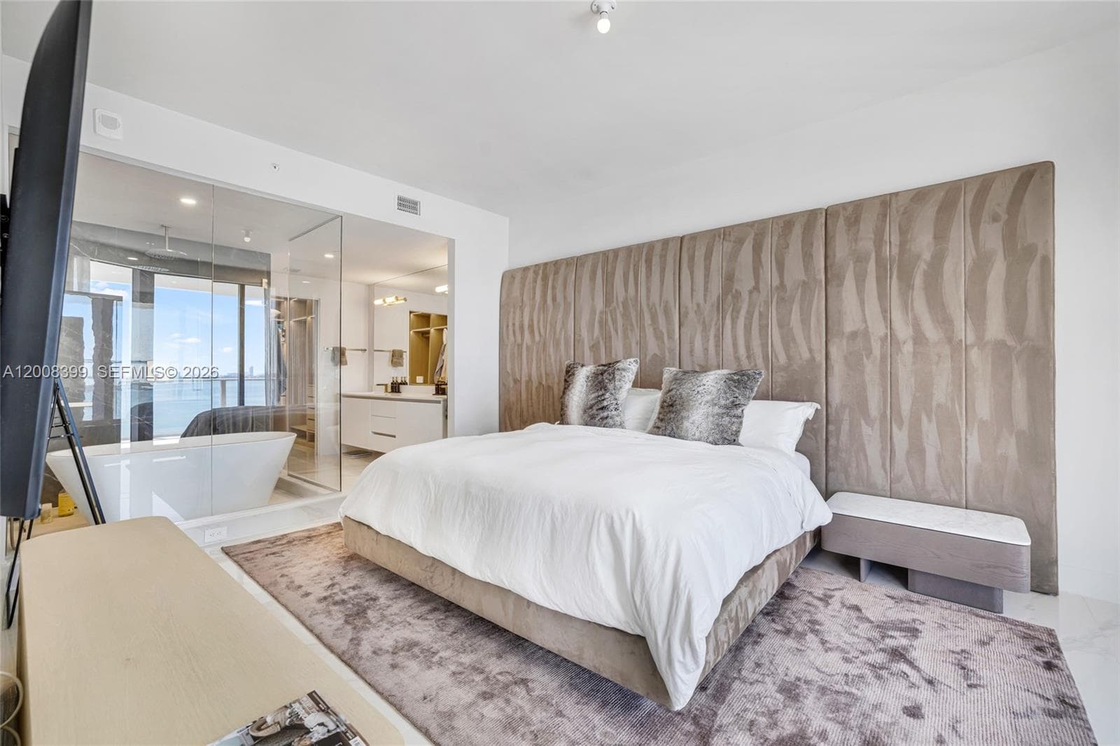 700 24th St 1107 photo 10