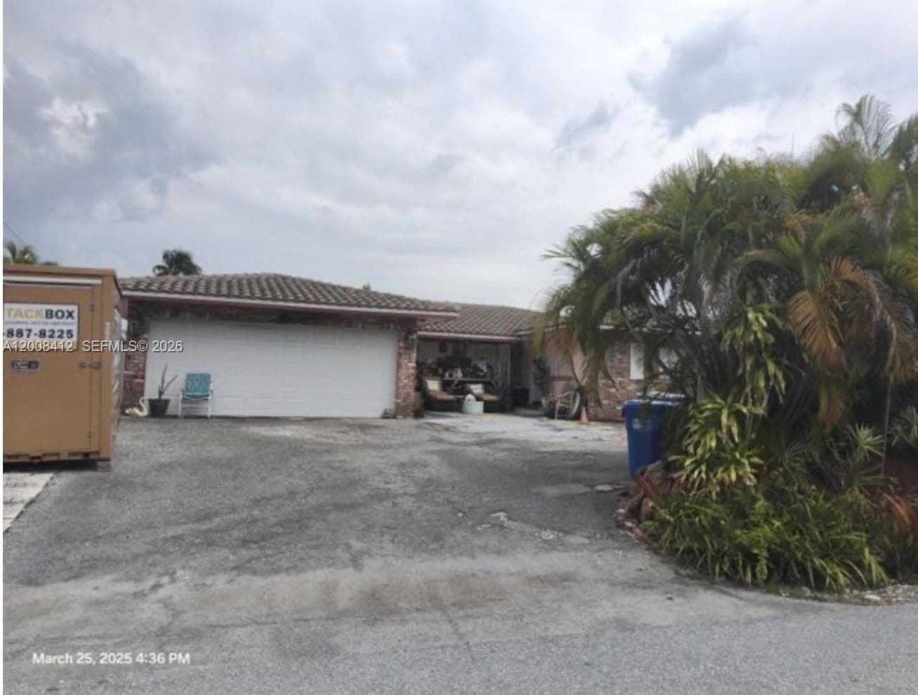 933 10th Ct photo 2