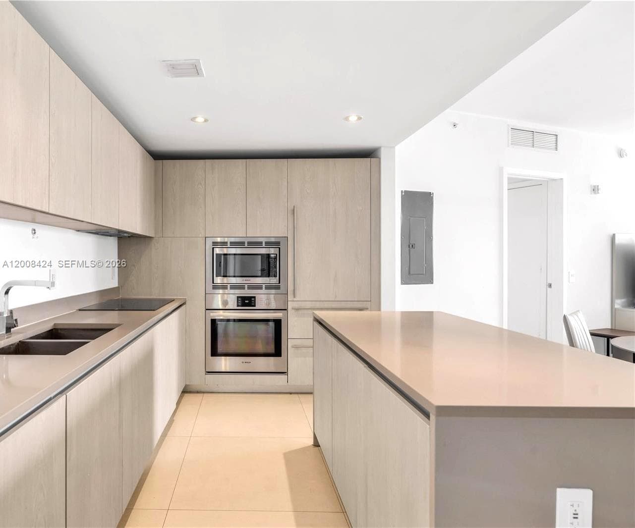 4111 Ocean Dr 2303 photo 2