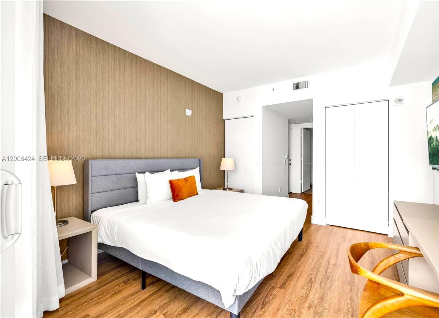 4111 Ocean Dr 2303 photo 10