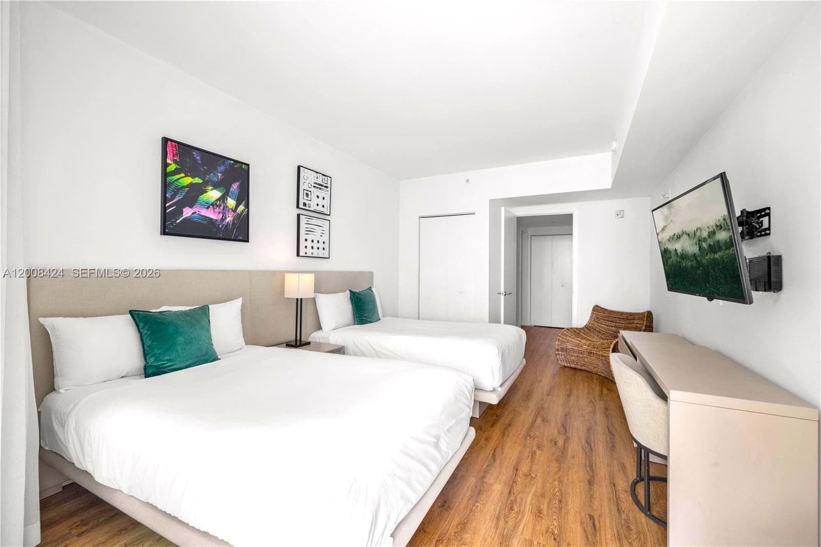 4111 Ocean Dr 2303 photo 8